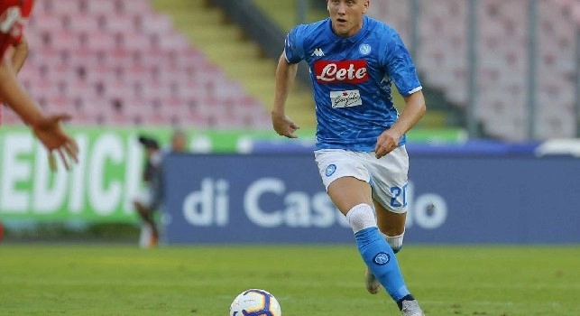 Cm.com - Rinnovo in vista per Zielinski: il Napoli lavora ad una clausola da oltre 100 milioni per allontanare la Juventus