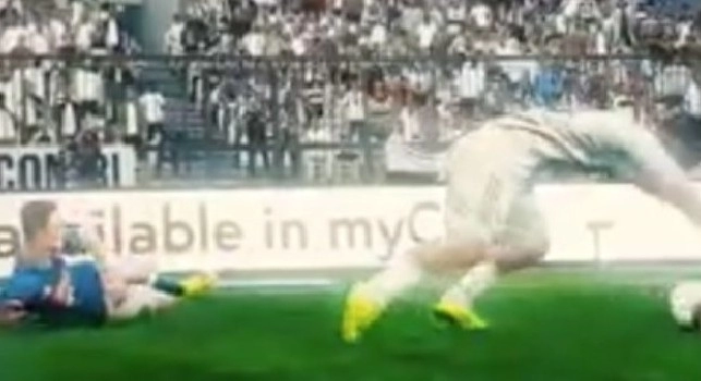 Il bug di PES fa impazzire i tifosi, la Juve ruba nel videogame [VIDEO]