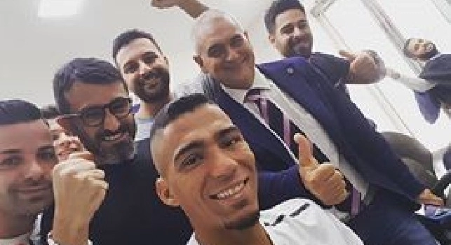 Allan sistema il look, acconciatura pronta per Juventus-Napoli [FOTO]