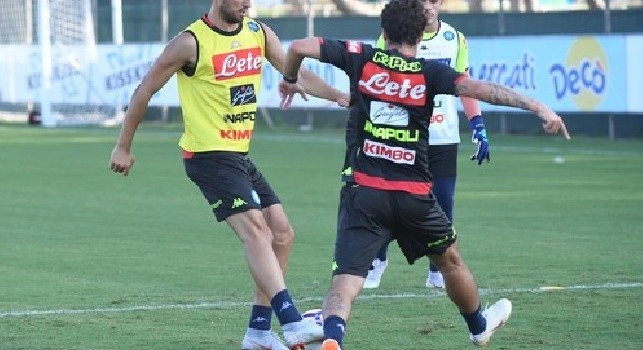 SSC Napoli, il report da Castelvolturno: Rosa divisa in due gruppi, lavoro atletico e sul possesso palla, chiusura con partitina a porte piccole
