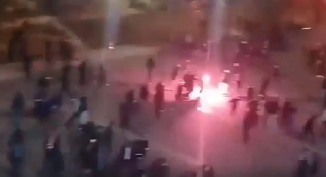 PSG-Stella Rossa, rissa pazzesca per le strade di Parigi tra le tifoserie! [VIDEO]