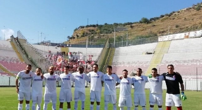 Il Bari fa poker di vittorie, netto 0-3 contro l'Igea Virtus: i pugliesi confermano il primo posto in solitaria