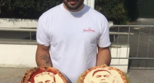 Sorpresa a Castel Volturno, sbarcano le pizze Ancelotti e Allan [FOTO]