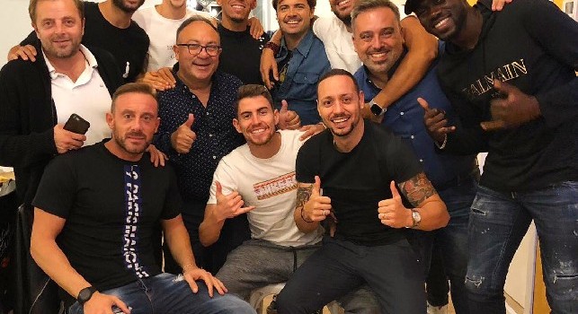 Jorginho è tornato a Napoli: rimpatriata con quattro ex compagni di squadra [VIDEO]