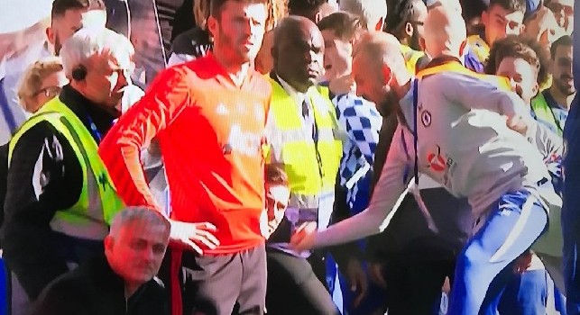 Chelsea, il collaboratore di Sarri accusato di comportamento improprio dalla FA dopo il faccia a faccia con Mourinho