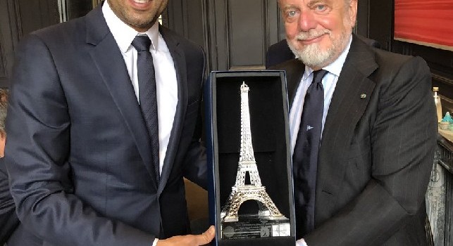 PSG e Napoli al pranzo UEFA: il presidente De Laurentiis sorridente con Nasser Al-Khelaifi [FOTO]