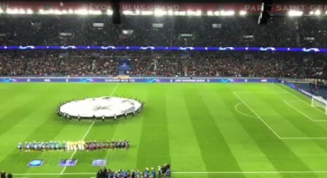 L'urlo <i>The Champions</i> sbarca in Francia: i 2mila partenopei fanno tremare il Parco dei Principi [VIDEO CN24]