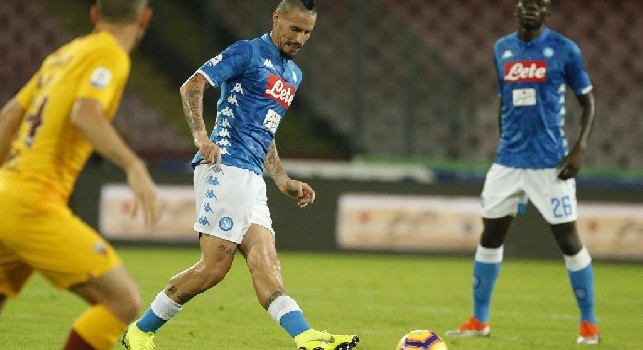 Gazzetta sul record storico di Hamsik: 512 volte, brivido azzurro nella sfida al PSG. Il capitano vuole regalarsi gli ottavi