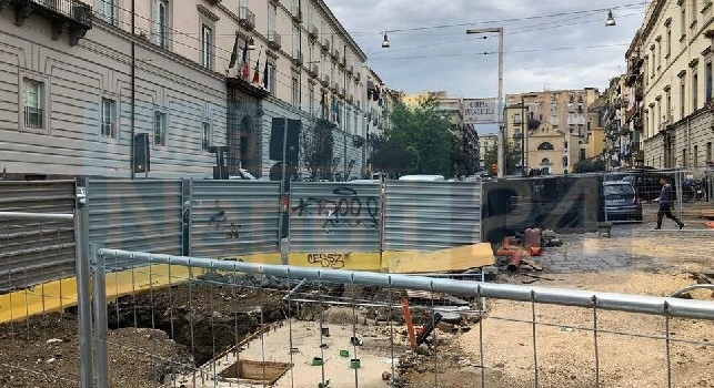 Cantiere a cielo aperto. Via Carbonara, Napoli
