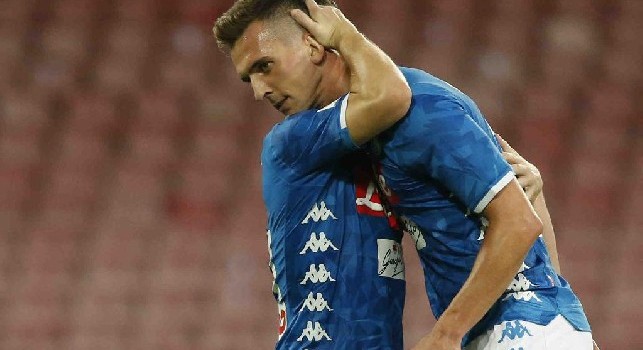 Milik fa esultare i tifosi azzurri: gran gol al volo e Napoli nuovamente in vantaggio!
