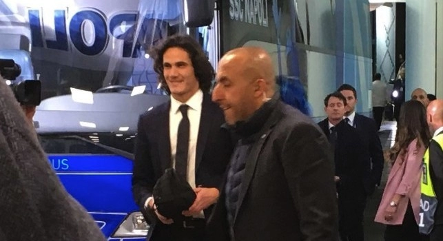 Cavani torna al San Paolo, abbraccio e occhi lucidi per il Matador mentre entra allo stadio [VIDEO]