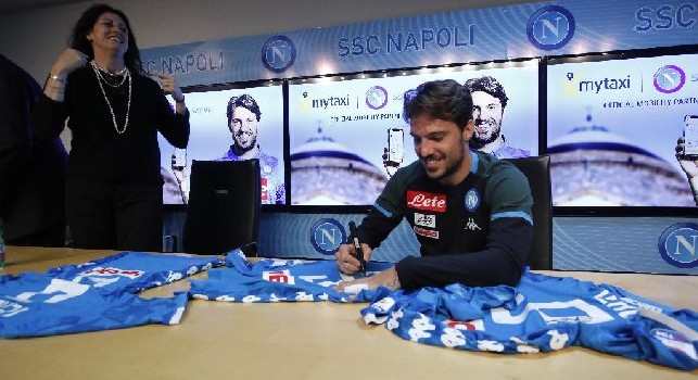 Il Calcio Napoli dà il benvenuto a mytaxi in città. Testimonial d'eccezione Simone Verdi [FOTOGALLERY CN24]