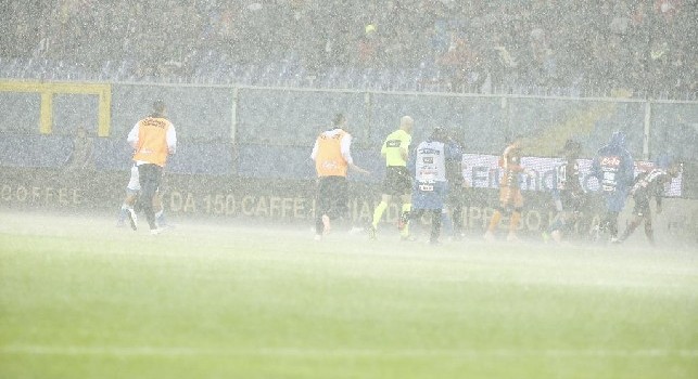 Nubifragio a Genova: sospesa la gara per eccessiva pioggia, squadre negli spogliatoi! [FOTOGALLERY CN24]
