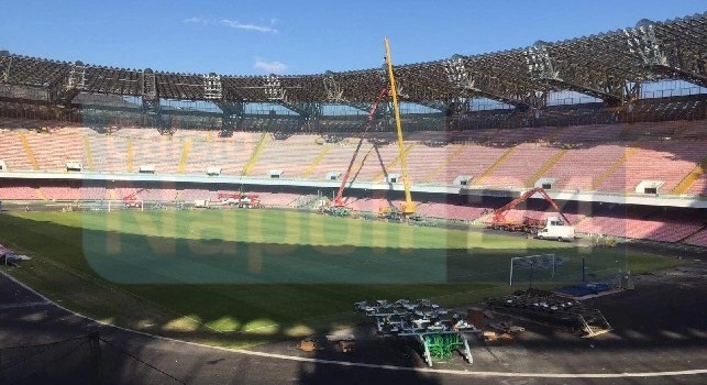 San Paolo, restyling in corso: gru all'opera per i lavori all'impianto di illuminazione [FOTOGALLERY CN24]
