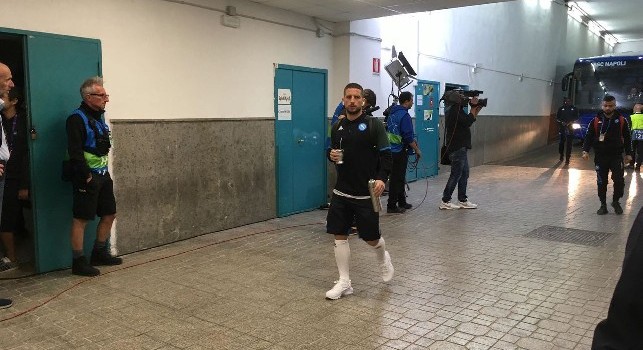 Dries Mertens, attaccante della SSC Napoli, nel tunnel del San Paolo in Champions League