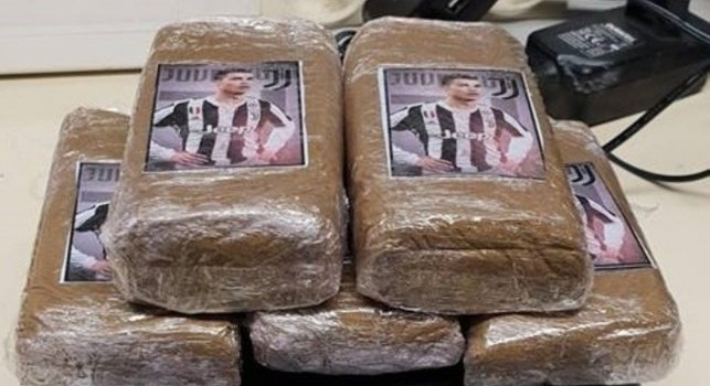 Dalla Francia: Sequestrato mezzo chilo di cannabis impacchettata con la foto di Ronaldo [FOTO]