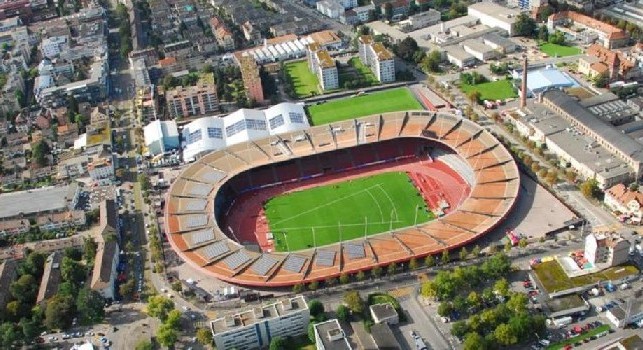 Letzigrund Stadion è la casa dello Zurigo: 30mila spettatori e tetto dotato di pannelli solari [FOTO]