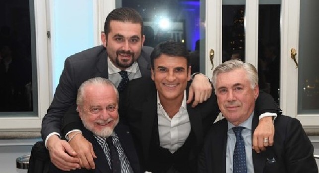 Cena SSC Napoli, il resoconto: Ancelotti e Mertens canterini, ciuccio azzurro sul babbà a quattro piani [FOTOGALLERY]