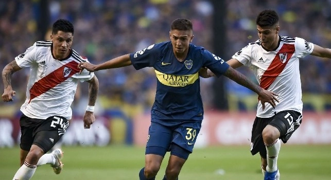 Augustin Ezequiel Almendra con maglia Boca Juniors