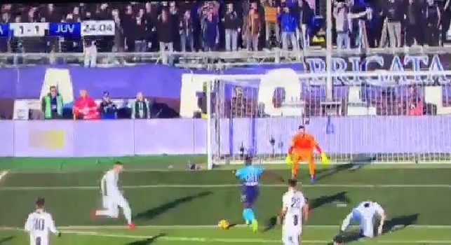 Atalanta-Juventus 1-1, Zapata segna il gol del pareggio: diagonale micidiale e Szczesny battuto