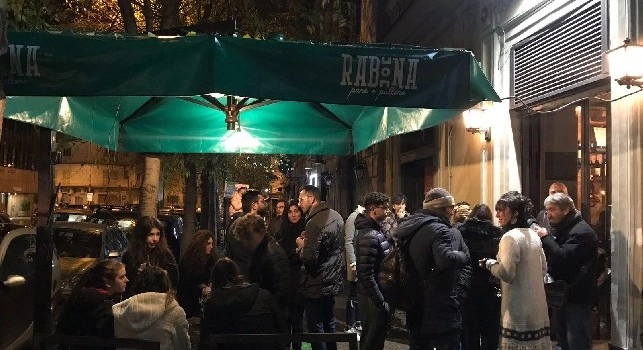 Vivi Napoli-Bologna da 'Rabona, Pane e Pallone' al Vomero: diretta Fb su CN24 con birra, panino e passione!
