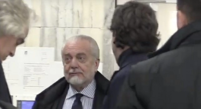 A Zurigo De Laurentiis ignora insulti e provocazioni: Forza Juve!