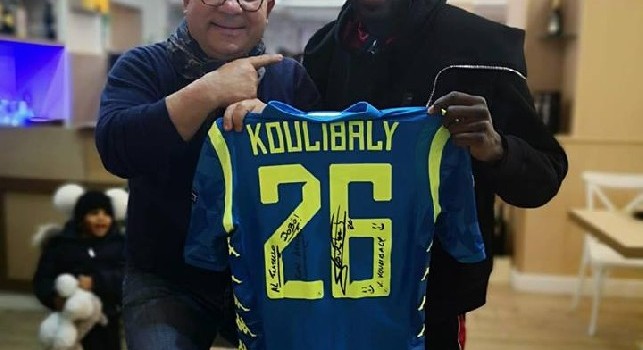 Serata relax per Koulibaly, il difensore ritrova il sorriso da Bobò a Cuma [FOTO]
