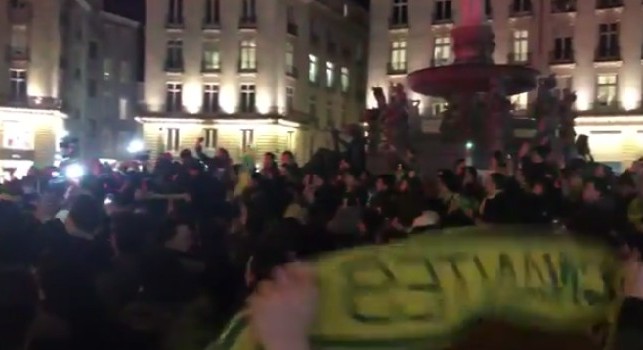 'Pray for Emiliano Sala', video da brividi in piazza a Nantes: cori e preghiere per l'attaccante! [VIDEO]
