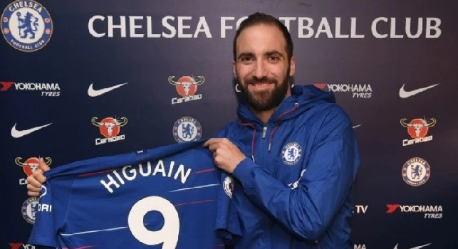 Higuain: Mi sono sempre pentito di essermi rifugiato in casa, di non essere uscito per strada solo per paura di quello che avrebbero potuto dirmi. Ho sofferto