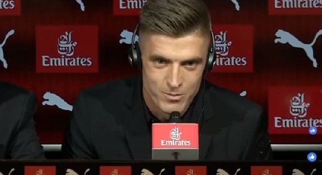 Krzysztof Piatek è un calciatore polacco, attaccante del Milan e della nazionale polacca