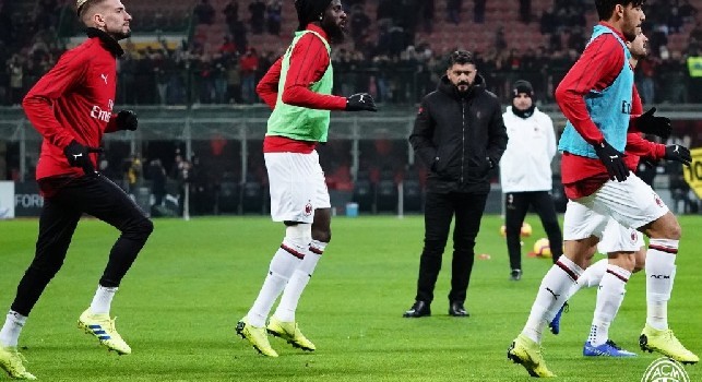 Milan in fase di riscaldamento, Gattuso assiste per tenere alta la concentrazione! [FOTO]