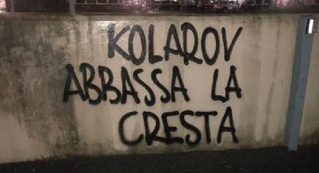 Aria tesa a Roma, scritte ingiuriose contro Kolarov: Abbassa la cresta.... [FOTO]