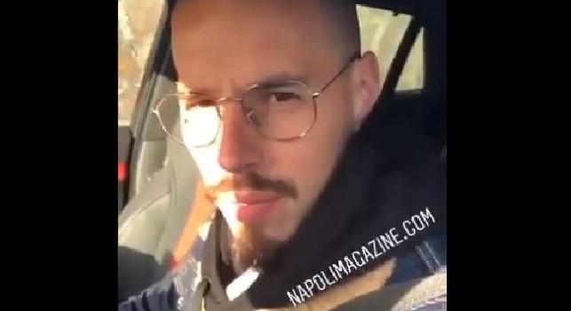 La piccola tifosa del Napoli piange per la partenza di Hamsik, il capitano risponde: Non preoccuparti, tornerò sempre [VIDEO]