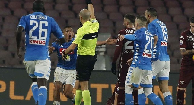 Gli strafalcioni di Fabbri e la disperazione per i gol divorati dagli azzurri: tutti gli scatti di Napoli-Torino [FOTOGALLERY CN24]