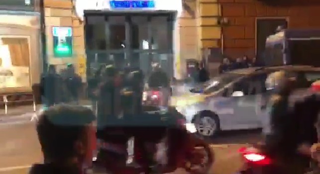 Arriva la Juve, un tifoso in moto: Nascondete il portafogli, sono arrivati! [VIDEO CN24]