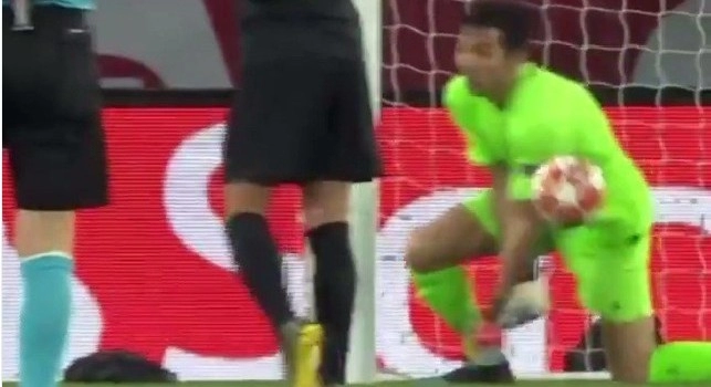 Champions, Psg-Man Utd 1-2 all'intervallo: che papera per Buffon! [VIDEO]