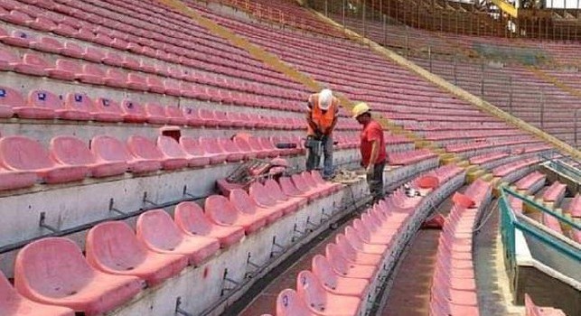 Stadio San Paolo, nuova clausola nel contratto con la Mondo: sediolini testati per saltarci sopra. Produzione di 6mila pezzi al giorno