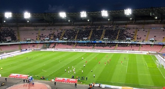 RILEGGI DIRETTA - Napoli-Genoa 1-1 (35' Mertens, 48' Lazovic): troppi errori al San Paolo, arrivano i fischi nel finale