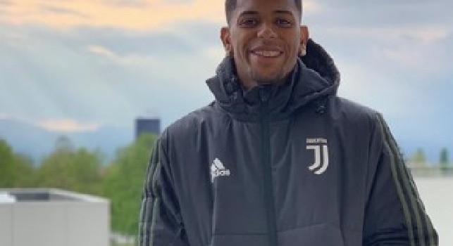 Juventus, altro colpo a parametro zero: il brasiliano Wesley dal Flamenco già posa con la divisa bianconera [FOTO]