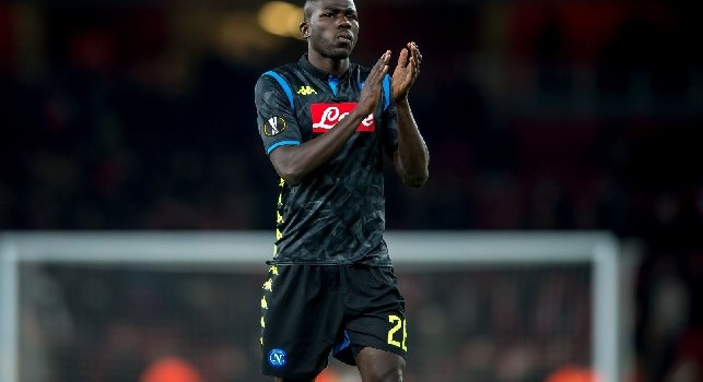 Koulibaly miglior difensore in Serie A l'anno scorso, patch celebrativa sulla sua maglia in questa stagione! [FOTO]