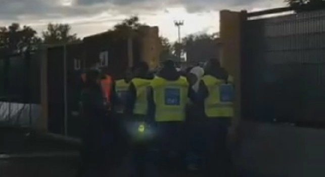 Questa banana è per Bakayoko, vergognoso coro dei tifosi della Lazio contro il milanista [VIDEO]