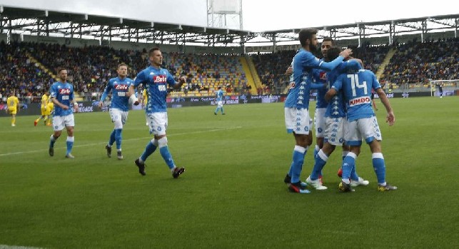 Frosinone-Napoli, le pagelle: Younes <i>formato Ajax</i>, Mertens <i>come</i> Maradona! Fabián <i>incisivo</i>, Callejon <i>300 e...due pali</i>