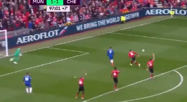 Man Utd-Chelsea, Higuain si divora il gol qualificazione alla Champions al 97esimo! [VIDEO]