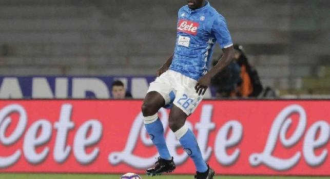 Koulibaly ammonito dopo soli 9 minuti: era diffidato e salterà il match contro il Bologna
