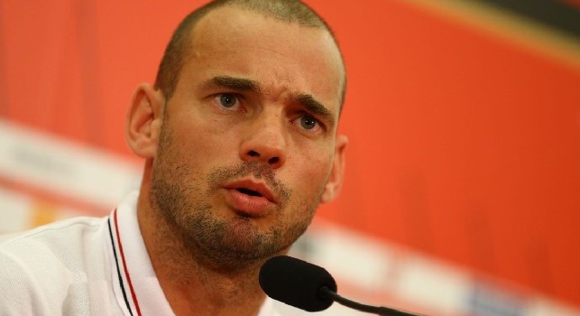 Sneijder ubriaco in Olanda! L'ex Inter danneggia una macchina e viene fermato dalla polizia [VIDEO]