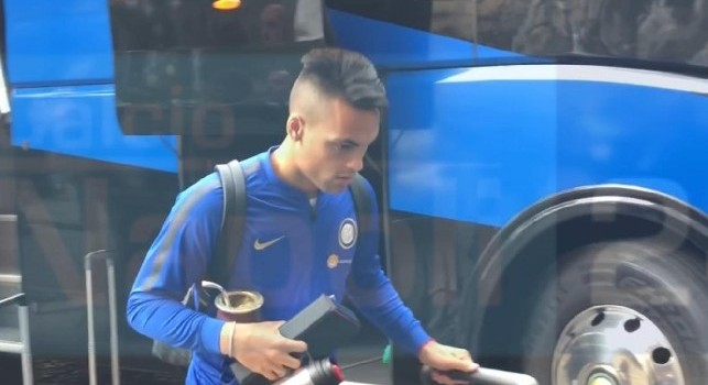 Napoli - Inter, nerazzurri arrivati in albergo: insulti per la banda di Spalletti, Icardi e Martinez i più acclamati [FOTO & VIDEO CN24]