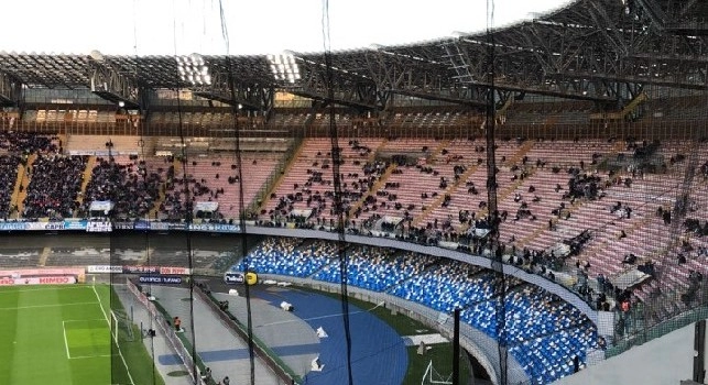 Il San Paolo inizia a cambiare volto: impalcature per i maxischermi e primi sediolini in Curva A [FOTO CN24]
