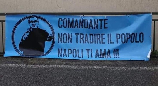 Striscione a Figline Val d'Arno: Comandante non tradire il popolo, Napoli ti ama [FOTO]