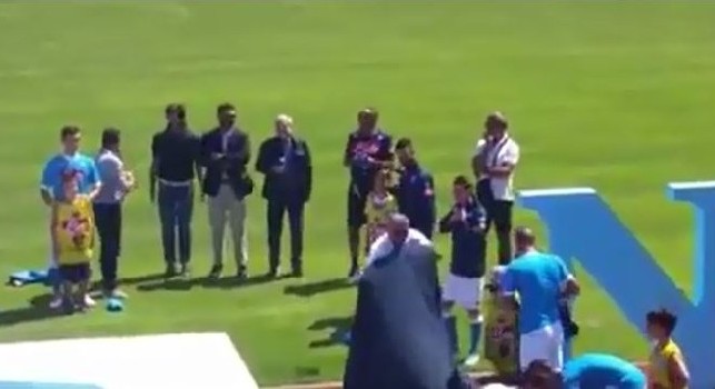 <i>Chi non salta è juventino</i>, quando Sarri saltava al coro dei tifosi contro i bianconeri [VIDEO]