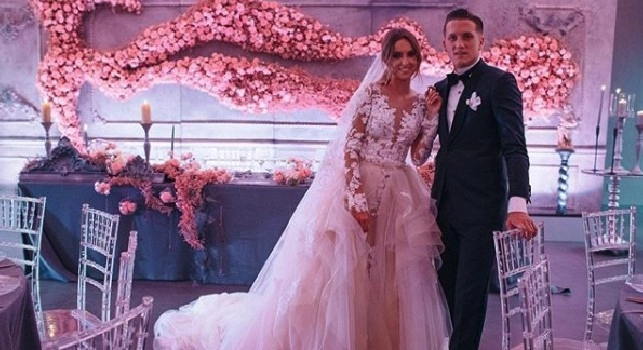 Matrimonio Zielinski, la moglie emoziona tutti con una foto su Instagram: Il giorno pi&ugrave; bello della nostra vita [FOTO]